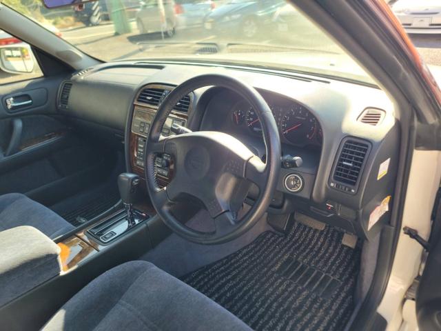 セドリック グランツーリスモＳＶ　フルエアロ・ニスモマフラー・フロントタワーバー・パワーシート・キーレス・ＢＢＳ１７インチアルミ（11枚目）