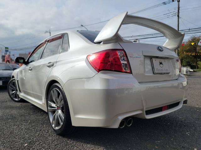 インプレッサ WRX STi(4枚目)