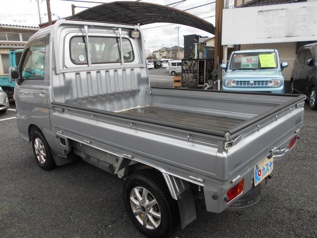 ハイゼットトラック ＥＸＴ　４ＷＤ　フロア５速　エアコン　パワステ　パワーウィンドウ　集中ドアロック　社外アルミ　スタッドレスタイヤ　作業灯　タイミングチェーン方式　ワンオーナー　軽自動車（5枚目）