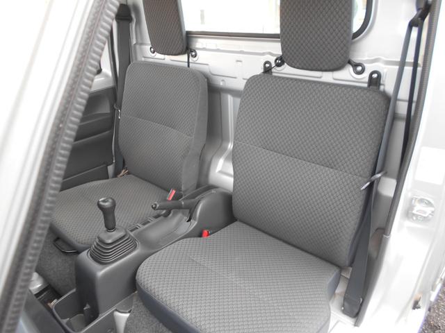 キャリイトラック ＫＸ　フロア５速　Ｆｕｌｌ装備　フォグランプ　作業灯　キーレス　ＣＤチューナー　メッキグリル　ボディ同色ドアミラー・アウターハンドル　ワンオーナー　軽自動車（13枚目）
