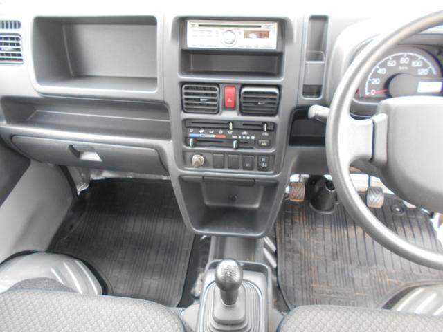 キャリイトラック ＫＸ　フロア５速　Ｆｕｌｌ装備　フォグランプ　作業灯　キーレス　ＣＤチューナー　メッキグリル　ボディ同色ドアミラー・アウターハンドル　ワンオーナー　軽自動車（17枚目）