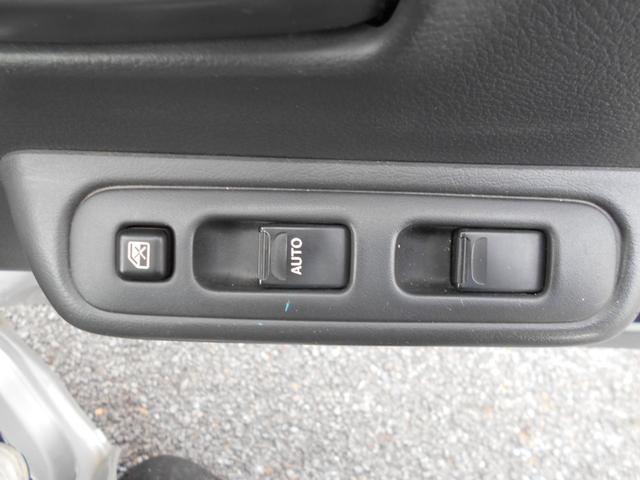 キャリイトラック ＫＸ　フロア５速　Ｆｕｌｌ装備　フォグランプ　作業灯　キーレス　ＣＤチューナー　メッキグリル　ボディ同色ドアミラー・アウターハンドル　ワンオーナー　軽自動車（20枚目）