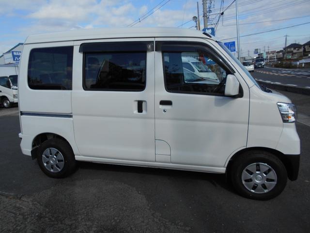 ハイゼットカーゴ クルーズＳＡＩＩＩ　社外ナビ　電動格納ミラー　両側スライドドア　安全運転サポート機能搭載（4枚目）