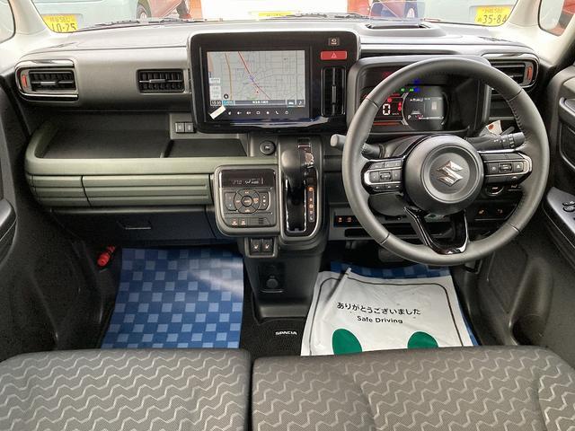 スペーシア ギア　ＨＹＢＲＩＤ　ＸＺ　メーカーオプション９インチナビ　全方位カメラ　両側パワースライドドア　デュアルセンサーブレーキサポート　スズキコネクトアダプティブクルーズコントロールヘッドアップディスプレイハンドルヒーター（4枚目）