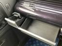 助手席の取りやすい位置にある小物入れは便利ですよ☆例えばボックスティッシュを入れてはどうでしょう^^