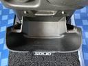 運転席と助手席の間にコンソールボックスが装備!