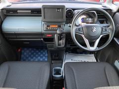 ［室内］黒を基調としたシックな室内です☆落ち着いて運転して頂けます♪ 3