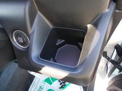 運転席ドリンクホルダー☆四角の形で５００ｍｌの紙パックドリンクも入れることができますよ☆小物入れとしても使えそうですね 7