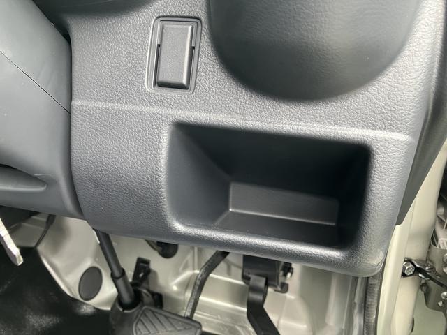 キャリイトラック ＫＸ　７型　ＬＥＤヘッドランプ　ＣＤプレーヤー　オートライト　ＬＥＤヘッドランプ　ＬＥＤ荷台作業灯　オートライト　衝突被害軽減システム　アイドリングストップ　リヤゲートチェーン　ＣＤプレーヤー　キーレスエントリー　パワーウィンドー　ＬＥＤルームランプ（36枚目）
