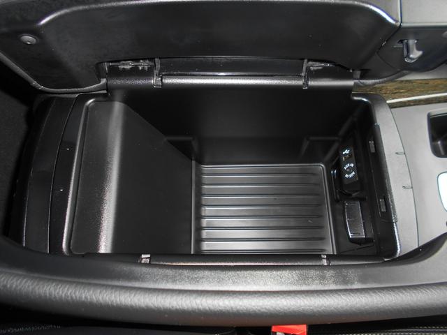 Ｘ５ ｘＤｒｉｖｅ　３５ｄ　Ｍスポーツ　本革　前後席シートヒーター付　大型ガラスパノラマルーフ　アダプティブＬＥＤヘッドライト　禁煙車　パネルタッチ式モニター（29枚目）