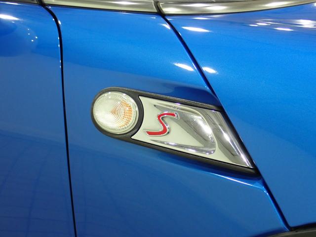 ＭＩＮＩ クーパーＳ　６ＭＴ車　社外マフラー　プロジェクターＨＩＤヘッドライト（17枚目）