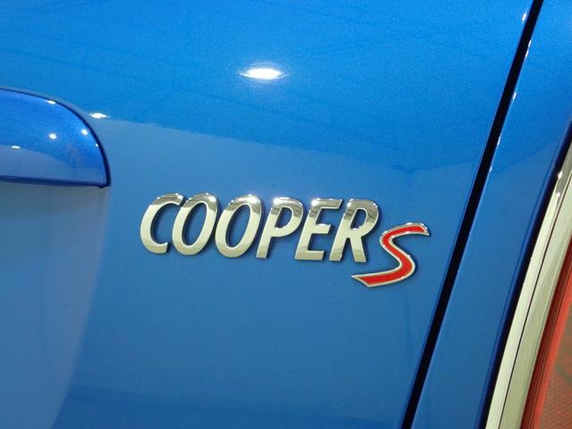 ＭＩＮＩ クーパーＳ　６ＭＴ車　社外マフラー　プロジェクターＨＩＤヘッドライト（27枚目）