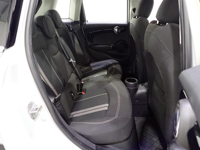 ＭＩＮＩ クーパーＳＤ　純正ナビ　バックカメラ　コンフォートアクセス　パドルシフト　Ｂｌｕｅｔｏｏｔｈ対応　ＬＥＤヘッドライト（11枚目）