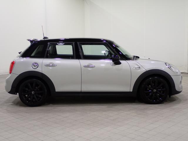 ＭＩＮＩ クーパーＳＤ　純正ナビ　バックカメラ　コンフォートアクセス　パドルシフト　Ｂｌｕｅｔｏｏｔｈ対応　ＬＥＤヘッドライト（18枚目）