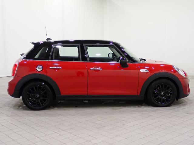 ＭＩＮＩ クーパーＳ　純正ナビ　バックカメラ　Ｂｌｕｅｔｏｏｔｈ対応　ＬＥＤヘッドライト（19枚目）