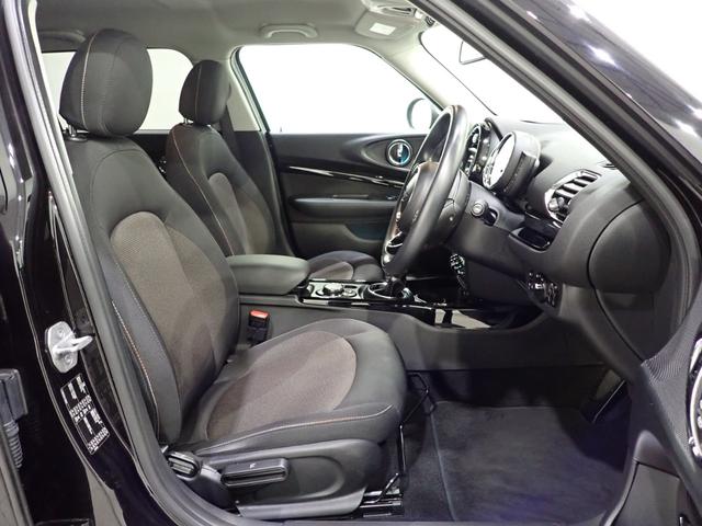 ＭＩＮＩ クーパーＤ　クラブマン　純正ナビ　バックカメラ　コンフォートアクセス　アダプティブクルーズコントロール　１７インチＡＷ　Ｂｌｕｅｔｏｏｔｈ対応　ＬＥＤヘッドライト（12枚目）