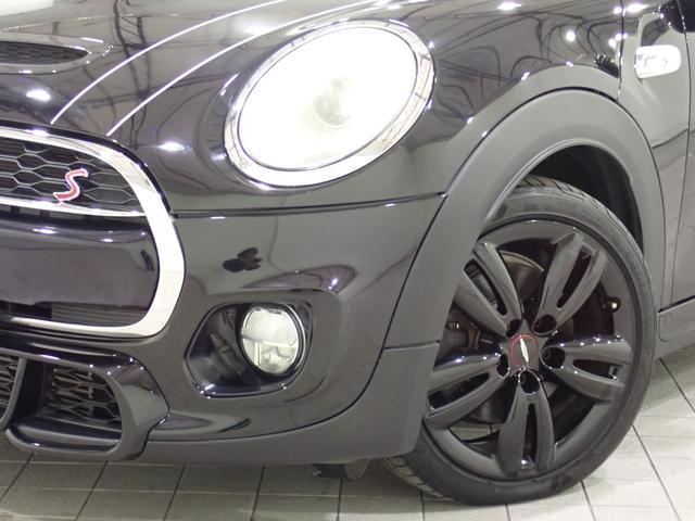 ＭＩＮＩ クーパーＳＤ　ジョンクーパーワークスＰＫＧ　純正ナビ　フルセグＴＶ　バックカメラ　コンフォートアクセス　ハーフレザー　シートヒーター　サンルーフ　Ｂｌｕｅｔｏｏｔｈ対応　ＬＥＤヘッドライト（2枚目）