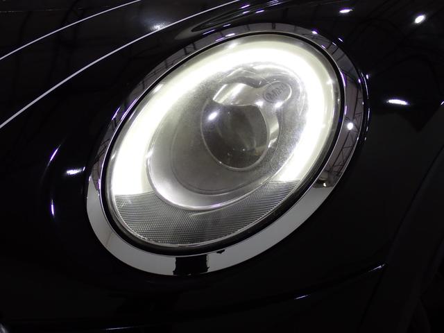 ＭＩＮＩ クーパーＳＤ　ジョンクーパーワークスＰＫＧ　純正ナビ　フルセグＴＶ　バックカメラ　コンフォートアクセス　ハーフレザー　シートヒーター　サンルーフ　Ｂｌｕｅｔｏｏｔｈ対応　ＬＥＤヘッドライト（3枚目）