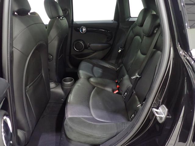 ＭＩＮＩ クーパーＳＤ　ジョンクーパーワークスＰＫＧ　純正ナビ　フルセグＴＶ　バックカメラ　コンフォートアクセス　ハーフレザー　シートヒーター　サンルーフ　Ｂｌｕｅｔｏｏｔｈ対応　ＬＥＤヘッドライト（10枚目）