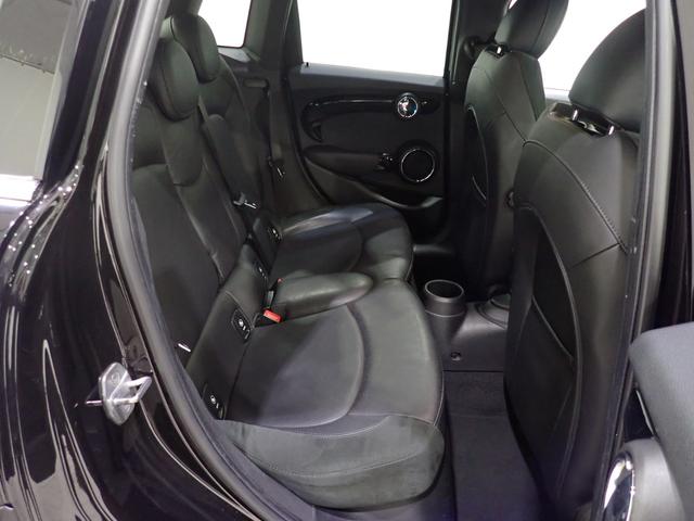 ＭＩＮＩ クーパーＳＤ　ジョンクーパーワークスＰＫＧ　純正ナビ　フルセグＴＶ　バックカメラ　コンフォートアクセス　ハーフレザー　シートヒーター　サンルーフ　Ｂｌｕｅｔｏｏｔｈ対応　ＬＥＤヘッドライト（11枚目）