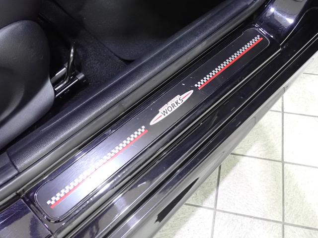 ＭＩＮＩ クーパーＳＤ　ジョンクーパーワークスＰＫＧ　純正ナビ　フルセグＴＶ　バックカメラ　コンフォートアクセス　ハーフレザー　シートヒーター　サンルーフ　Ｂｌｕｅｔｏｏｔｈ対応　ＬＥＤヘッドライト（13枚目）