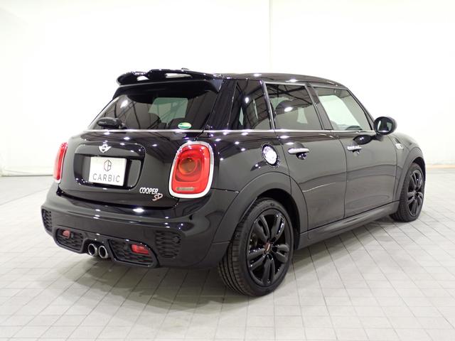 ＭＩＮＩ クーパーＳＤ　ジョンクーパーワークスＰＫＧ　純正ナビ　フルセグＴＶ　バックカメラ　コンフォートアクセス　ハーフレザー　シートヒーター　サンルーフ　Ｂｌｕｅｔｏｏｔｈ対応　ＬＥＤヘッドライト（25枚目）