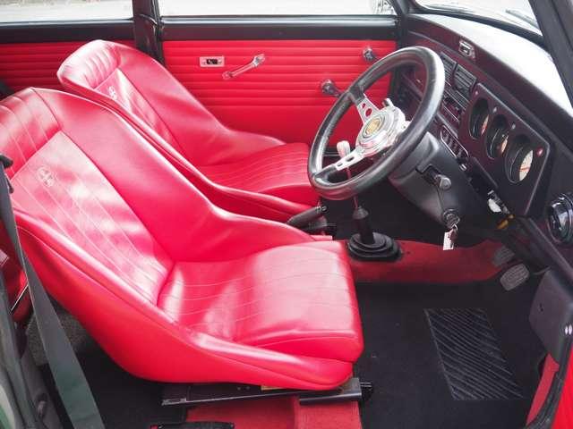 MINI クーパー 同色全塗装/天張り張替済み(3枚目)