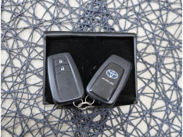 プリウス Ａ　純正９型ＳＤナビ　バックカメラ　ＥＴＣ　ドライブレコーダー　フルセグＴＶ　Ｂｌｕｅｔｏｏｔｈ接続　スマートキー　ＬＥＤヘッドライト　レーダークルーズ　オートライト　オートエアコン　ＣＤ　ＤＶＤ再生（14枚目）