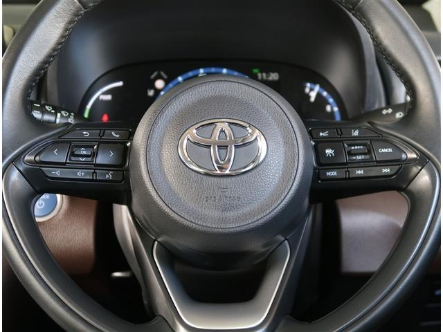 ヤリスクロス ハイブリッドZ 純正8型ディスプレイオーディオ 全周囲カメラ ドラレコ 衝突被害軽減システム レーダークルーズ コーナーセンサー スマートキー ETC 車線逸脱警報 オートエアコン Bluetooth 電動リアゲート(11枚目)