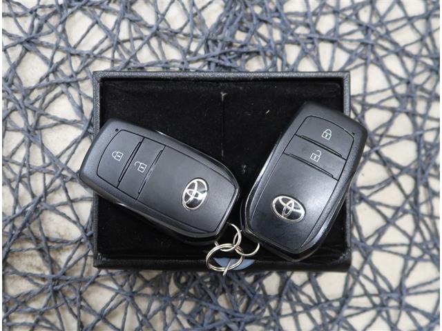 ヤリスクロス ハイブリッドＺ　純正８型ディスプレイオーディオ　バックカメラ　衝突被害軽減システム　ハーフレザーシート　パワーシート　コーナーセンサー　ＬＥＤヘッドライト　ＥＴＣ　純正１８インチアルミホイール　オートハイビーム（14枚目）