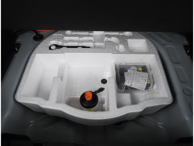 ヤリスクロス ハイブリッドＺ　純正８型ディスプレイオーディオ　バックカメラ　衝突被害軽減システム　ハーフレザーシート　パワーシート　コーナーセンサー　ＬＥＤヘッドライト　ＥＴＣ　純正１８インチアルミホイール　オートハイビーム（18枚目）