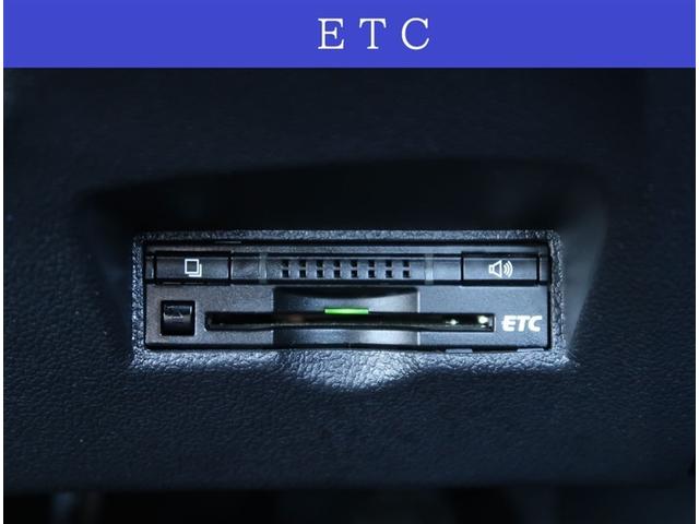 プリウス Ｓ　純正ＳＤナビ　バックカメラ　衝突被害軽減システム　レーダークルーズ　ＥＴＣ　ＬＥＤヘッドライト　オートハイビーム　オートライト　スマートキー（8枚目）