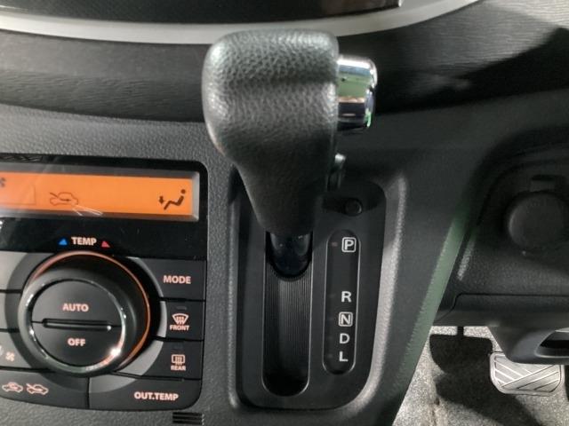 フレアカスタムスタイル 660 カスタムスタイル XS スマートキー 衝突安全ボディ HID アイドリングS フルオートエアコン 助手席エアバッグ 運転席エアバッグ 盗難防止装置 オートライト パワーステアリング ETC パワーウィンドウ インテリキー(16枚目)