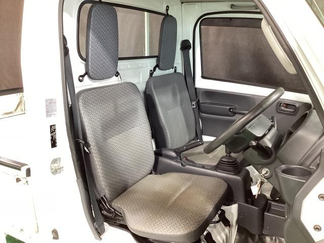スクラムトラック 660 KC エアコン・パワステ 4WD 5MT ワンオーナー エアバッグ ABS パートタイム4WD 1オーナー パワステ付き 定期点検記録簿 運転席エアバッグ エアコン 助手席エアバッグ ABS(5枚目)
