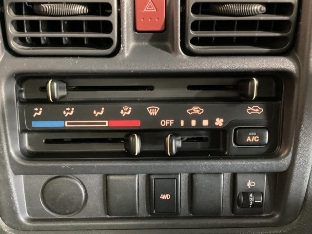 スクラムトラック 660 KC エアコン・パワステ 4WD 5MT ワンオーナー エアバッグ ABS パートタイム4WD 1オーナー パワステ付き 定期点検記録簿 運転席エアバッグ エアコン 助手席エアバッグ ABS(7枚目)