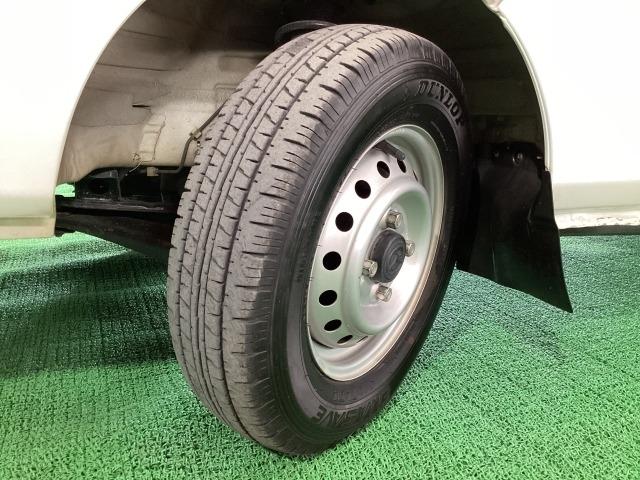 スクラムトラック 660 KC エアコン・パワステ 4WD 5MT ワンオーナー エアバッグ ABS パートタイム4WD 1オーナー パワステ付き 定期点検記録簿 運転席エアバッグ エアコン 助手席エアバッグ ABS(27枚目)