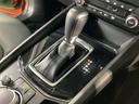 アクセルペダルを踏み込む量や速さに応じて変速パターンを最適制御し、人馬一体の運転感覚を発揮してくれる6速オートマ!