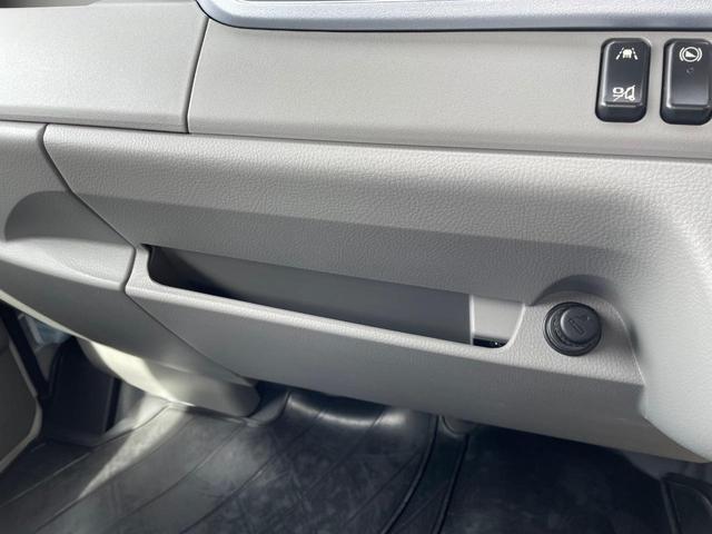 キャンター 　ターボ車　坂道発進補助装置　サイドガードアシスト　ＬＥＤヘッドランプ＆フォグランプ　衝突被害軽減ブレーキ　左電動格納ミラー　横滑り防止装置　ＡＢＳ　スマートキー　ブルートゥース　ＡＵＸ　ＵＳＢ　禁煙車（26枚目）