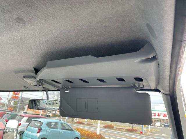 キャンター 　ターボ車　坂道発進補助装置　サイドガードアシスト　ＬＥＤヘッドランプ＆フォグランプ　衝突被害軽減ブレーキ　左電動格納ミラー　横滑り防止装置　ＡＢＳ　スマートキー　ブルートゥース　ＡＵＸ　ＵＳＢ　禁煙車（31枚目）