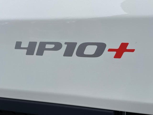 キャンター 　ターボ車　坂道発進補助装置　サイドガードアシスト　ＬＥＤヘッドランプ＆フォグランプ　衝突被害軽減ブレーキ　左電動格納ミラー　横滑り防止装置　ＡＢＳ　スマートキー　ブルートゥース　ＡＵＸ　ＵＳＢ　禁煙車（42枚目）