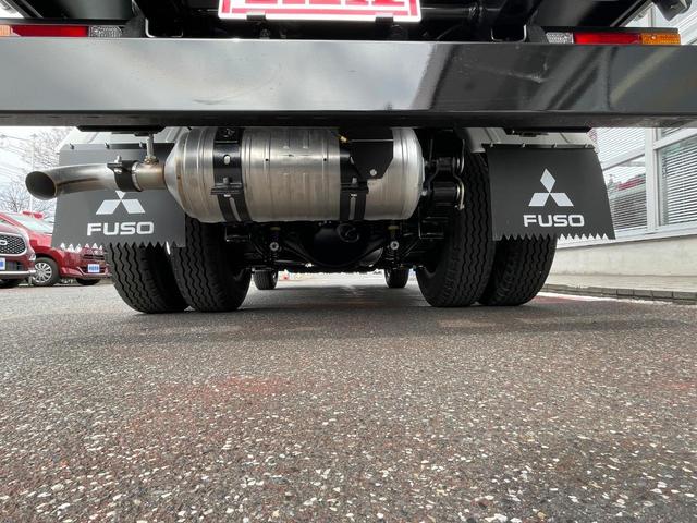 キャンター 　ターボ車　坂道発進補助装置　サイドガードアシスト　ＬＥＤヘッドランプ＆フォグランプ　衝突被害軽減ブレーキ　左電動格納ミラー　横滑り防止装置　ＡＢＳ　スマートキー　ブルートゥース　ＡＵＸ　ＵＳＢ　禁煙車（57枚目）