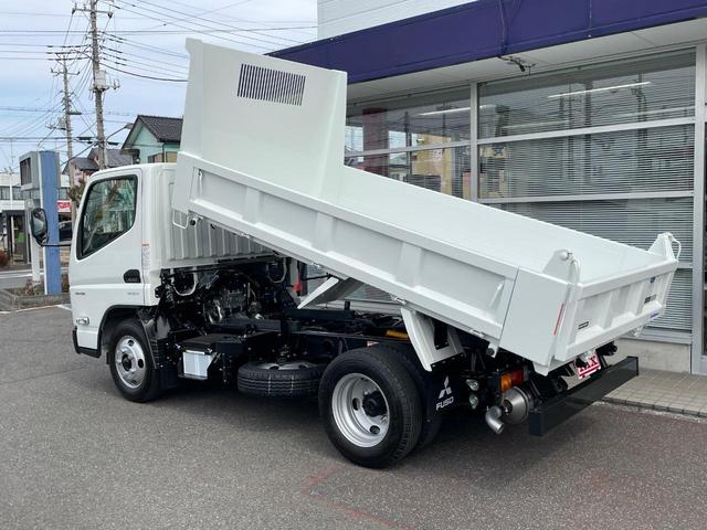 キャンター 　ターボ車　坂道発進補助装置　サイドガードアシスト　ＬＥＤヘッドランプ＆フォグランプ　衝突被害軽減ブレーキ　左電動格納ミラー　横滑り防止装置　ＡＢＳ　スマートキー　ブルートゥース　ＡＵＸ　ＵＳＢ　禁煙車（58枚目）