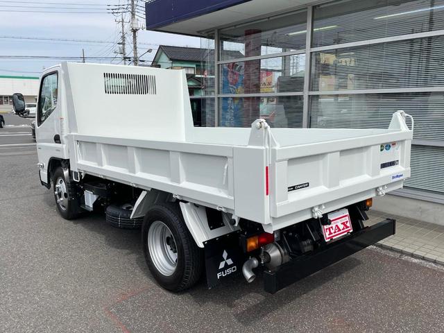 キャンター 　ターボ車　坂道発進補助装置　サイドガードアシスト　ＬＥＤヘッドランプ＆フォグランプ　衝突被害軽減ブレーキ　左電動格納ミラー　横滑り防止装置　ＡＢＳ　スマートキー　ブルートゥース　ＡＵＸ　ＵＳＢ　禁煙車（61枚目）