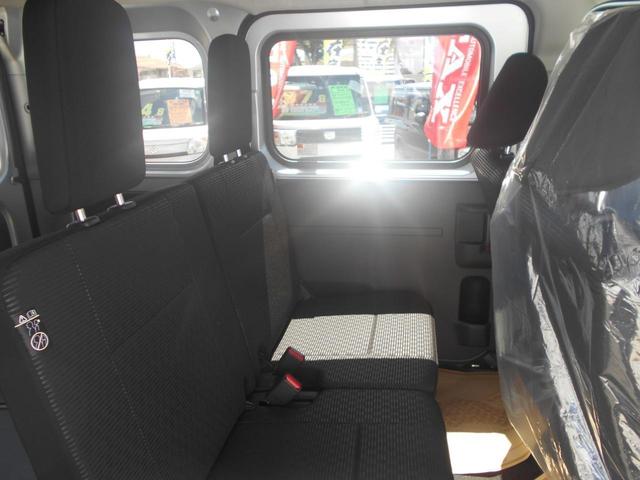 ハイゼットカーゴ クルーズ　届出済未使用車　ＬＥＤライト　デュアルエアバッグ　電動ミラー　セキュリティーアラーム　コーナーセンサー　禁煙車　パワーウィンドウ　安全ボディ　横滑り防止機能　ＡＢＳ　アイドリングストップ　スマートキー　キーフリー（11枚目）
