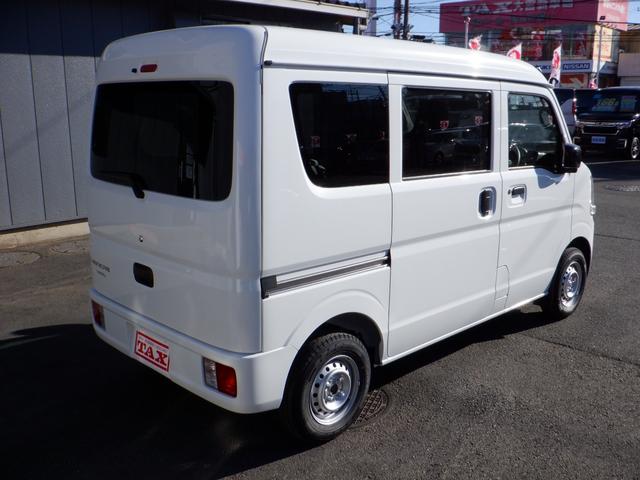 ミニキャブバン Ｍ　目玉車　６／１〜地域限定販売車　届出済未使用車　エアコン　パワステ　両側手動スライドドア　ＡＢＳ　安全ボディ　スピーカー一体型ＡＭ／ＦＭラジオ　プライバシーガラス　フルフラット　ＡＳＣ　Ｗエアバック　記録簿（4枚目）