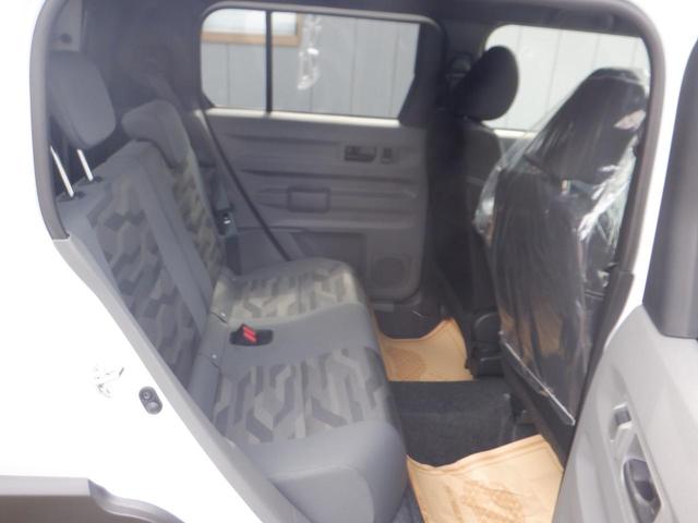 タフト Ｇターボ　ダーククロムベンチャー　届出済未使用車　禁煙　車線逸脱警報装置　衝突回避支援ブレーキ　レーダークルーズ　シートヒータ　電動格納ドアミラー　安全ボディ　ＬＥＤ　ムーンルーフ　Ａストップ　サイドエアバッグ　ターボ車　エアバッグ（8枚目）