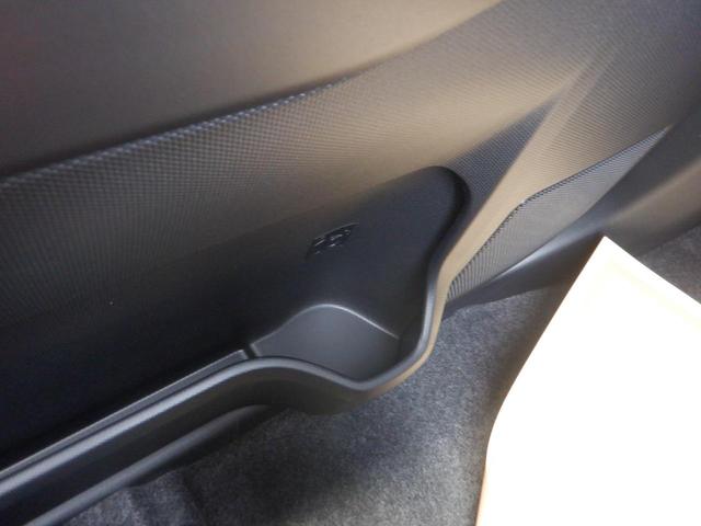 タフト Ｇターボ　ダーククロムベンチャー　届出済未使用車　禁煙　車線逸脱警報装置　衝突回避支援ブレーキ　レーダークルーズ　シートヒータ　電動格納ドアミラー　安全ボディ　ＬＥＤ　ムーンルーフ　Ａストップ　サイドエアバッグ　ターボ車　エアバッグ（22枚目）