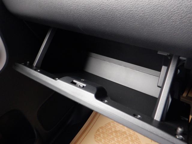 ムーヴキャンバス ストライプスＸ　ナビアップグレードパック　届出済未使用車　オートライト　バックカメラ　ＵＳＢ　ステアリングオーディオスイッチ　リアパーキングセンサー　オートエアコン　プッシュスタート　スマートキー　電動格納ミラー　左右電動スライドドア　禁煙車（34枚目）