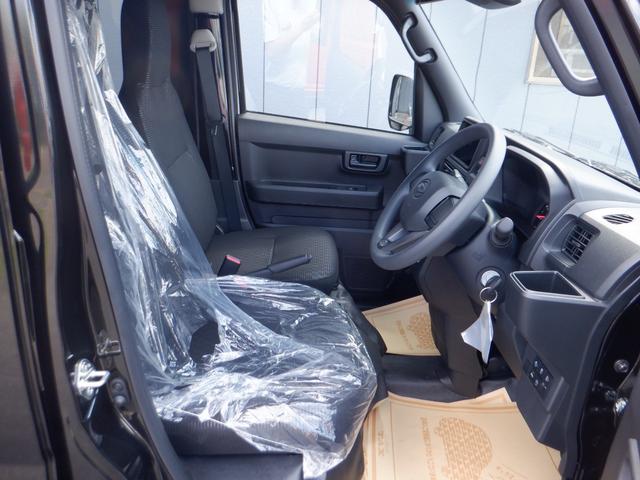 ハイゼットカーゴ ＤＸ　届出済未使用車　オートライト　リアパーキングセンサー　オーディオレス　運転席助手席ＰＷ　両側スライドドア　軽バン　マニュアルエアコン　キーレス　運転席助手席エアバック　衝突軽減システム（11枚目）