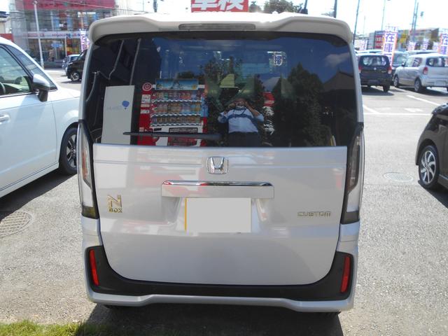 Ｎ－ＢＯＸカスタム コーディネートスタイル　届出済未使用車　ＬＫＡＳ　フルフラット　オートマチックハイビーム　禁煙　電動格納ミラー　衝突安全ボディ　Ｗ電動ドア　シートヒータ　ＬＥＤ　ＥＳＣ　リアカメラ　ソナー　ベンチシート　アイドリングストップ（8枚目）